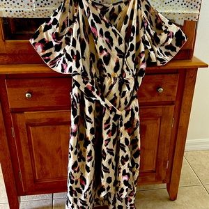 ROSS , 3X, wash n wear. Light weight dress. Flowy, black, pink, beige and gold.